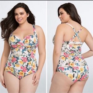 🏖️Torrid one piece floral swimsuit🏖️